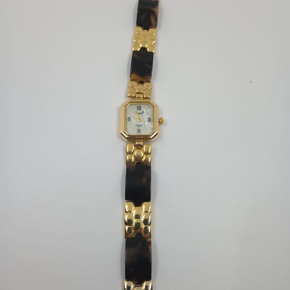 Vintage VIVANI Gold Tone Quartz Mother of Pearl dial watch. - Picture 5 of 5